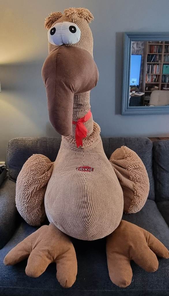 Gustav the vulture toy by Trixie