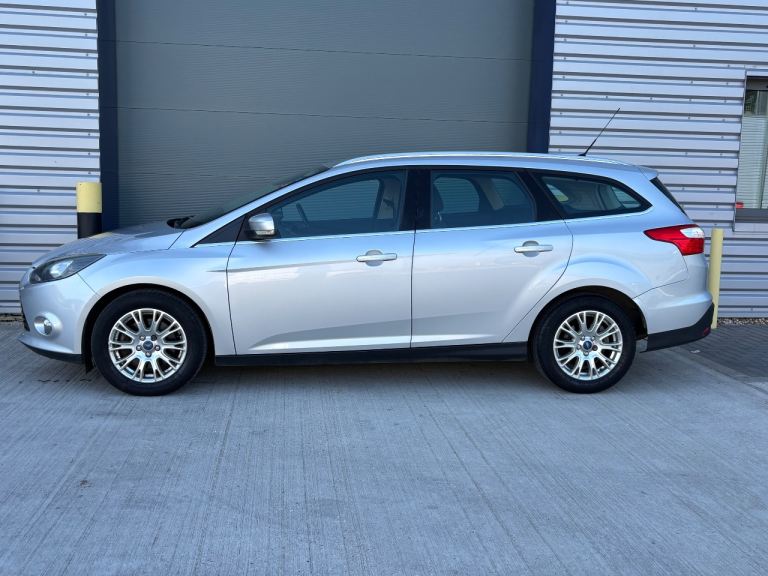  FORD FOCUS 1.6 TURBO ECOBOOST TITANIUM SPEC ESTATE GENUINE 40.000 MILES F/S/H 1 OWNER