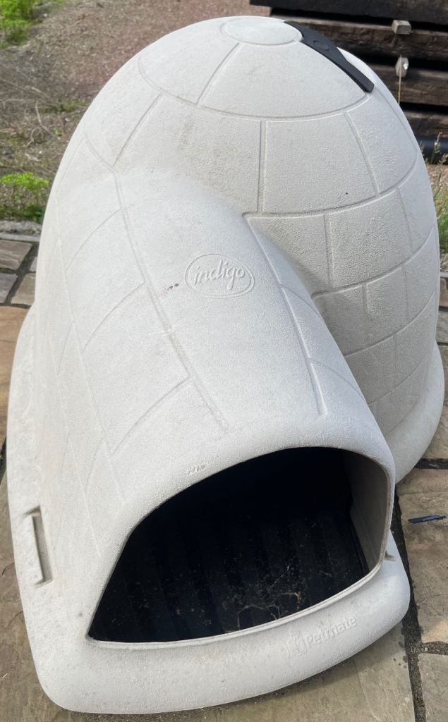 Petmate INDIGO small dog igloo
