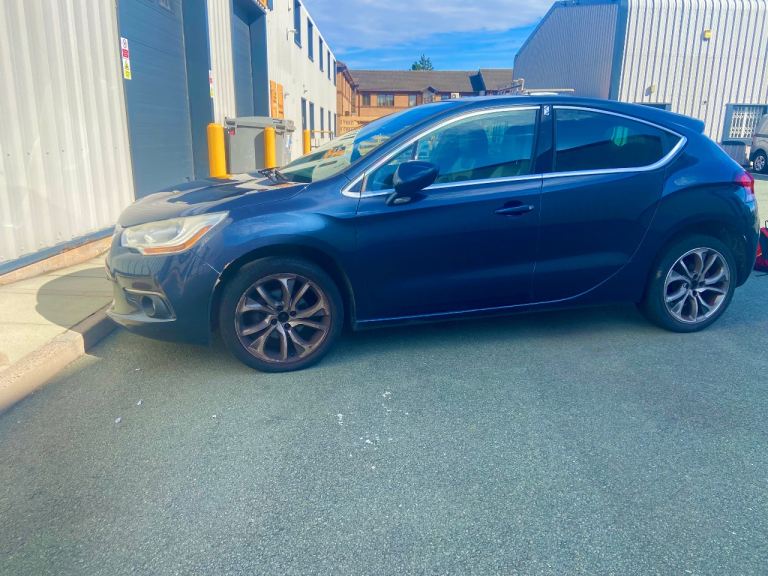 Citroen, DS4, Hatchback, 2013, Manual, 1560 (cc), 5 doors