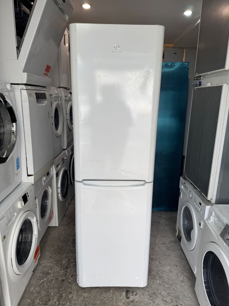Hotpoint 200 CM White Colour Freestanding Fridge Freezer With Free Delivery 🚚