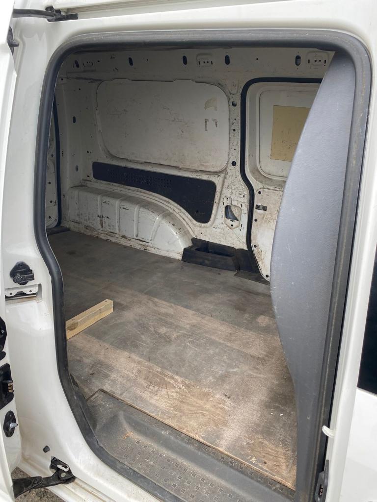 2014 Volkswagen Caddy Maxi 1.6 TDI BlueMotion Tech 102PS Startline Van PANEL VAN Diesel Manual