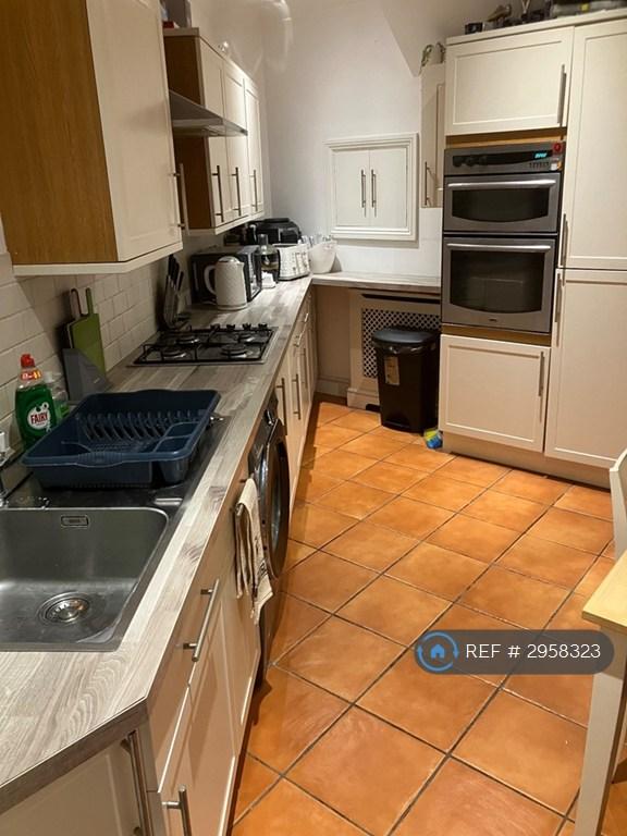 1 bedroom in Leavesden Road, Watford, WD24 (#2958323)
