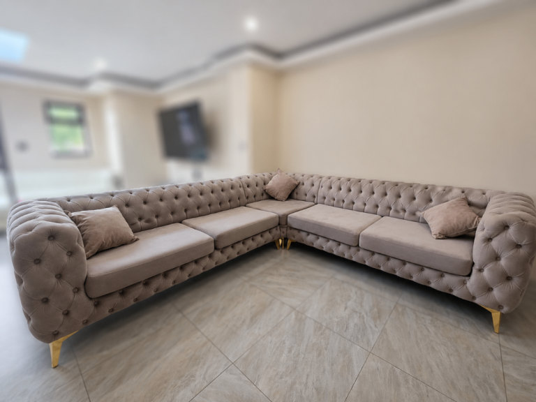 Luxury Velvet Chesterfield Corner Sofa 300x300cm – Excellent Condition