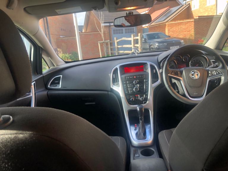 Vauxhall, ASTRA, Hatchback, 2011, Other, 1956 (cc), 5 doors