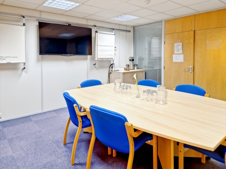 Fareham - PO169QD \ All-Inclusive Office Space for 4 Workstations
