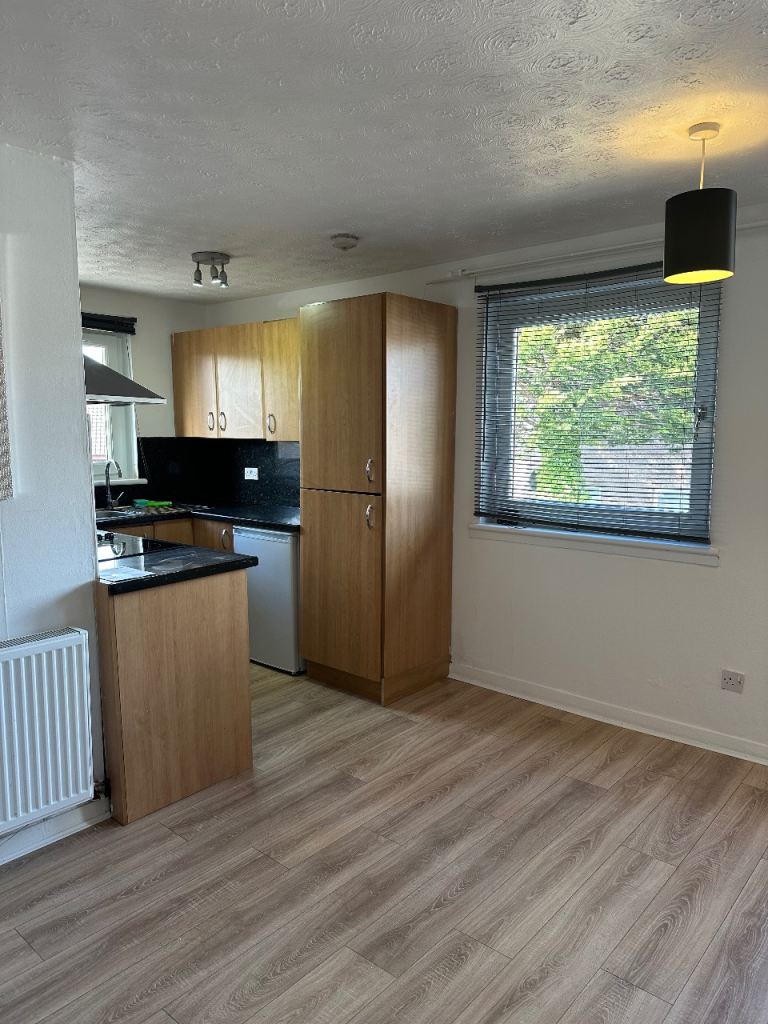 Studio Flat in Eliburn Livingston