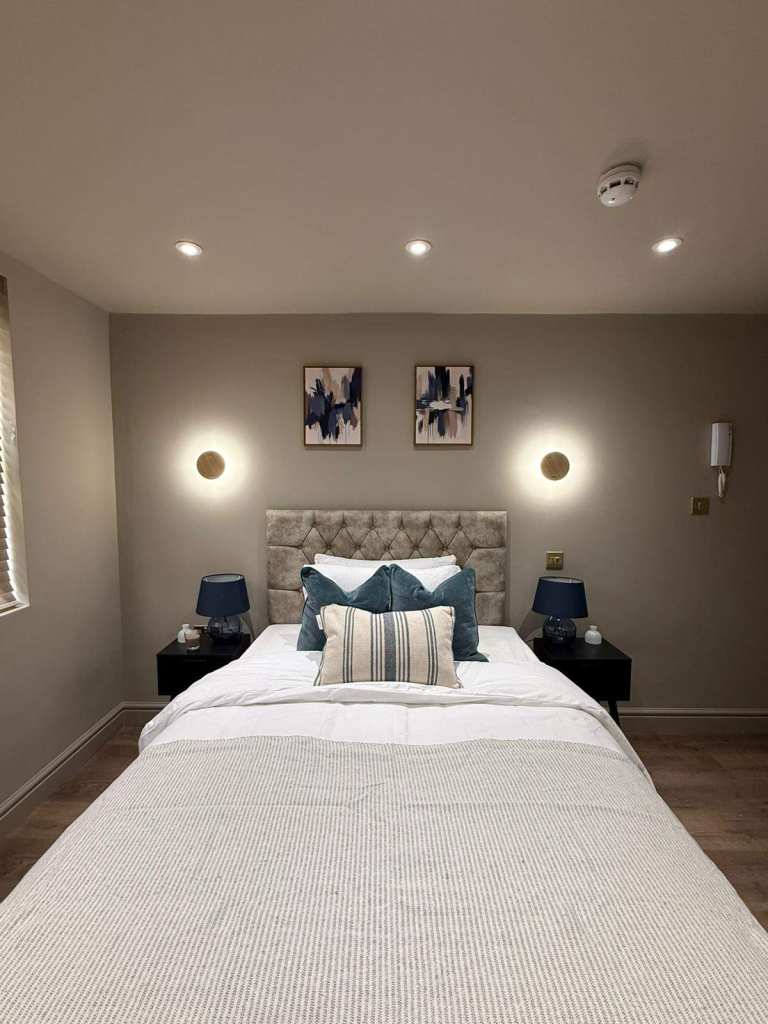 New Modern 6-bed all ensuite rooms + sink/fridge 0min walk to the station HMO