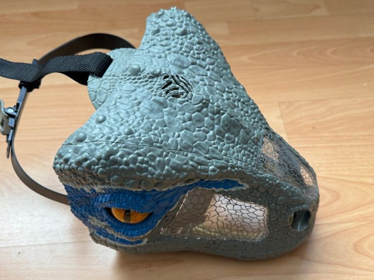 Jurassic World Chomp N Roar Velociraptor Blue Mask