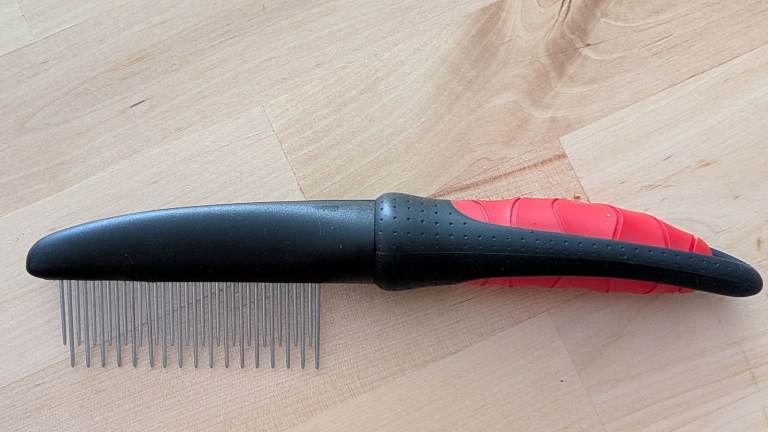 Dog grooming detangling comb excellent condition