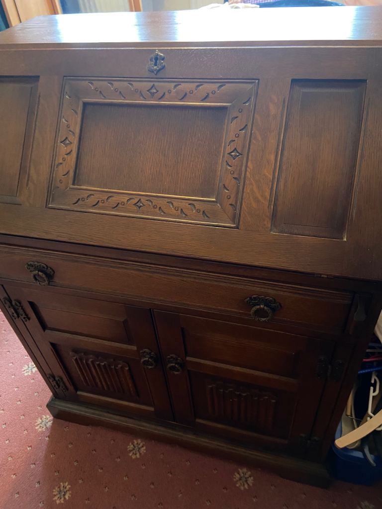 Old Charm Light Oak Bureau