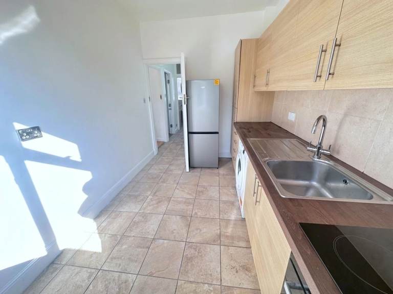 image for NEWLY REFURBISHED 3 BEDROOM 01 BATH 1ST FLOOR PART FURNISHED FLAT AVAILABLE 