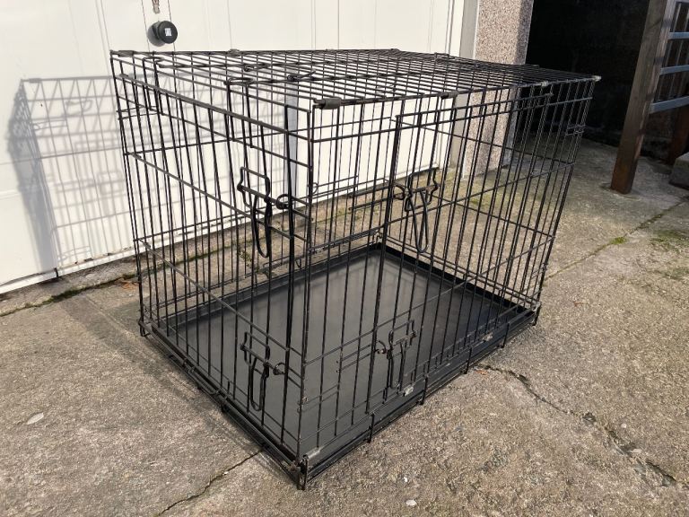 Dog cage / crate. 