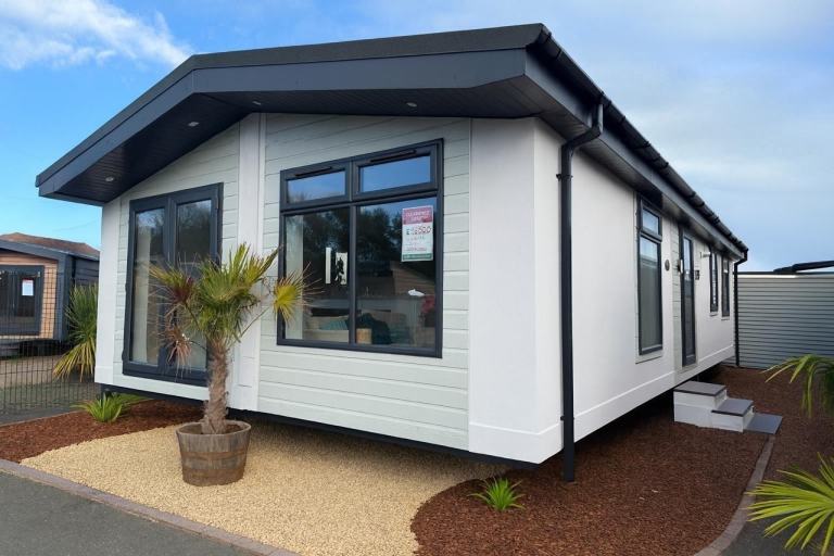 EX DEMO OFF SITE LODGE FOR SALE TWIN UNIT WAS £120K 3 BEDROOM 2 BATHROOM