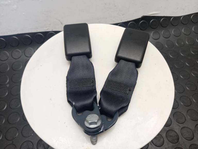 Dacia Sandero Stepway Seat Belt Stalk Mk2 Rear Right Double 2013-2021
