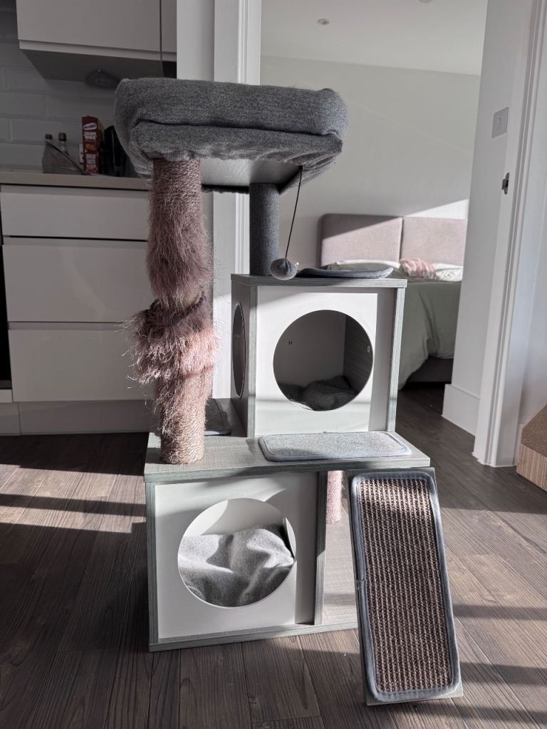 Cat tree