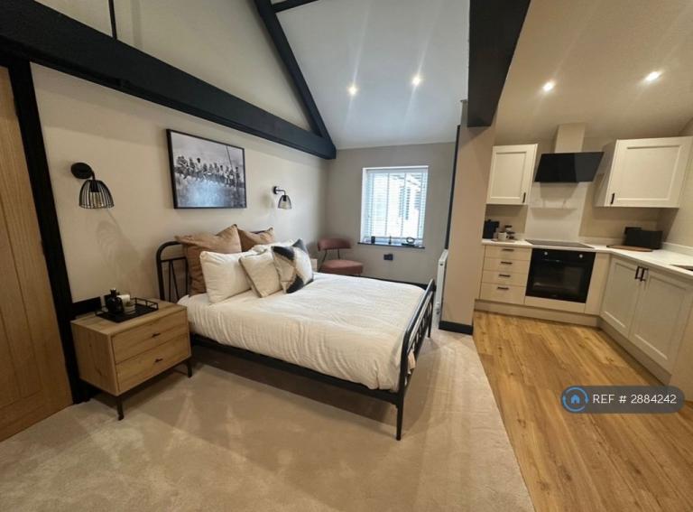 Studio flat in Jackson Street, Derby, DE22 (#2884242)