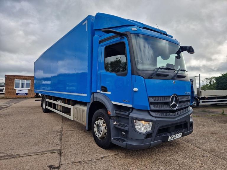 Mercedes Benz Actros 18 24, 2020, 30ft Box Body, Canterlever Taillift