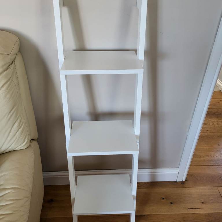 White Ladder Bookshelf with 3 Shelves – Good Condition