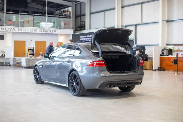 2015 Jaguar XE 2.0d R-Sport Saloon 4dr Diesel Auto Euro 6 (s/s) (180 ps) *Rear Camera + Ke SALOON...