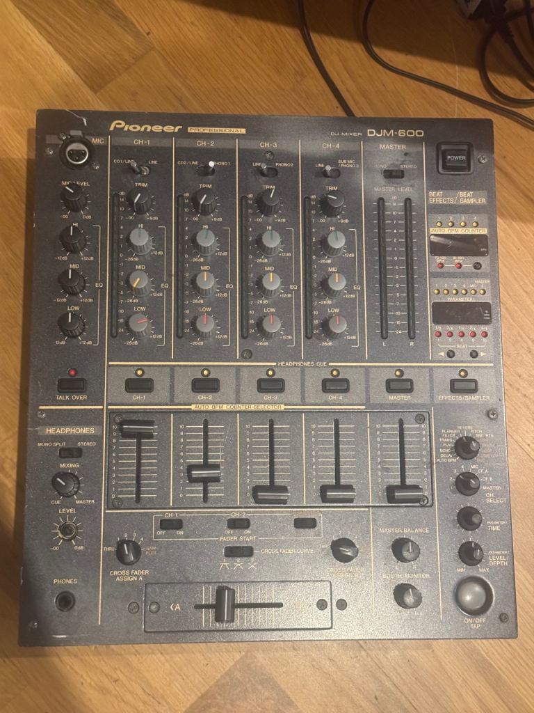 Pioneer DJM-600