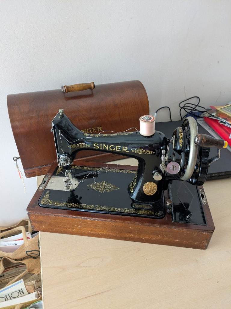 Singer Sewing Machine 