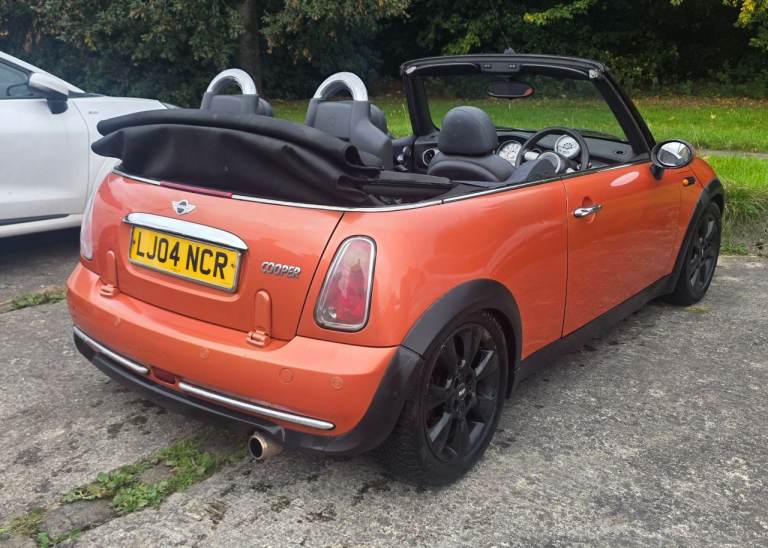 Mini, CONVERTIBLE, Convertible, 2004, Manual, 1598 (cc), 2 doors