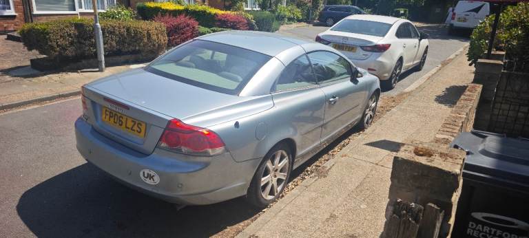 Volvo C70, petrol T5, Manual, SE Lux. 