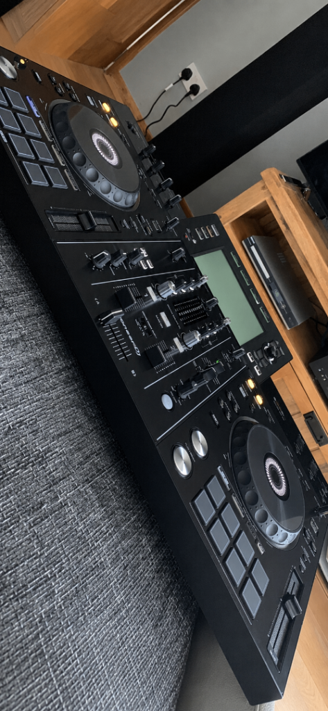 Pioneer DJ XDJ RX2’s