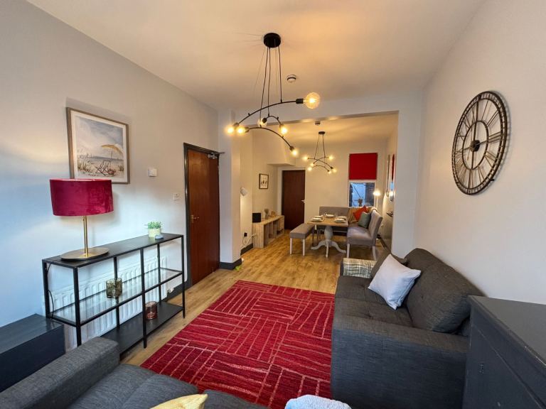 DOUBLE ROOMS AVAILABLE IMMEDIATELY-LISBURN ROAD