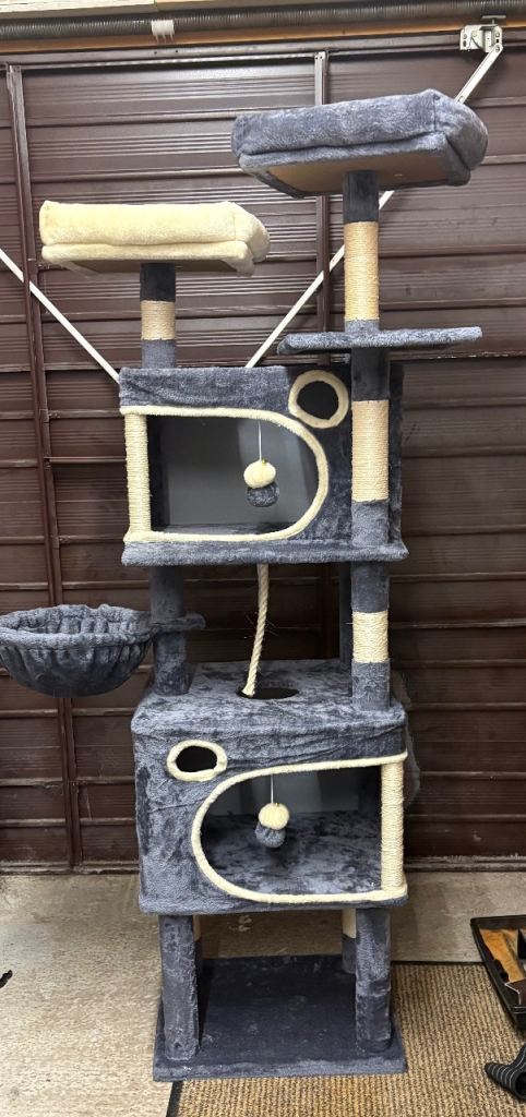 Cat tree 