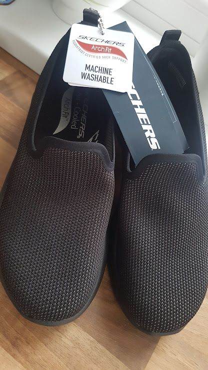 Skechers Black, Air-Cooled arch fit shoes. size UK 2.5