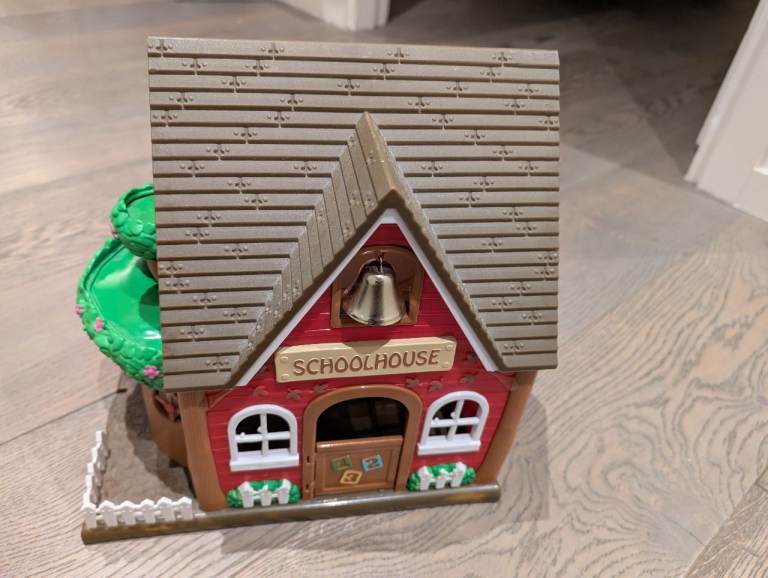 Li'l Woodzeez Woodland Schoolhouse