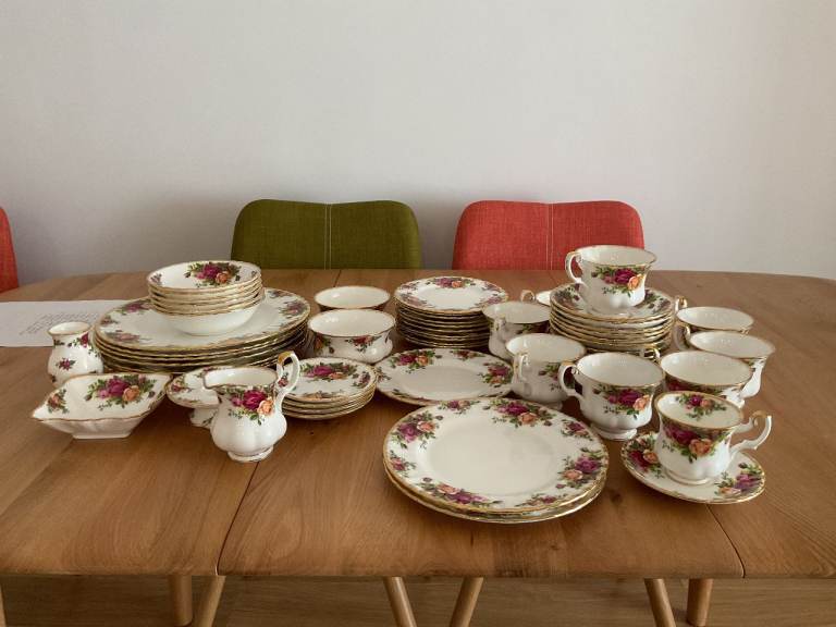 Dinning and tea set