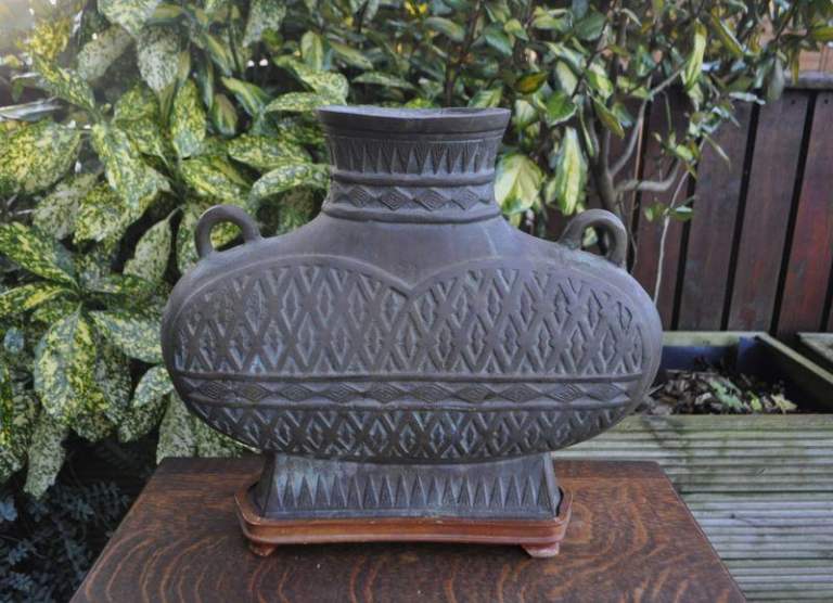 Antique Chinese bronze vase