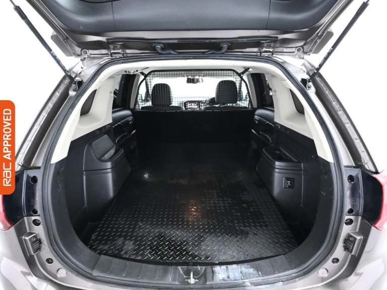 2019 Mitsubishi Outlander 2.4h TwinMotor 13.8kWh Juro SUV 5dr Petrol Plug-in Hybrid CVT 4WD Euro ...