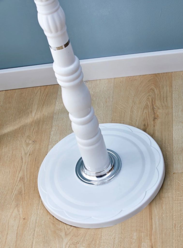 Cream Coat Stand with Crystal Hooks – Good Condition