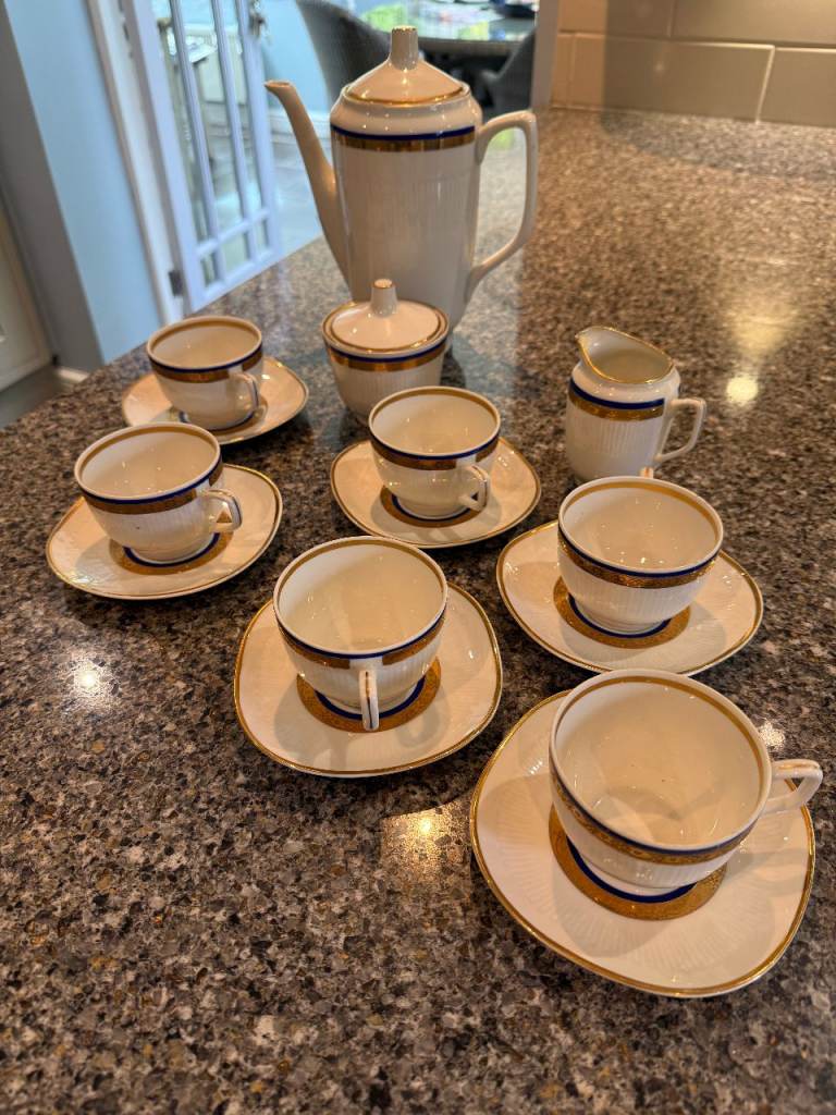 Wałbrzych Coffee Pot, Milk Jug, Sugar Bowl and 6 x cups & Saucers