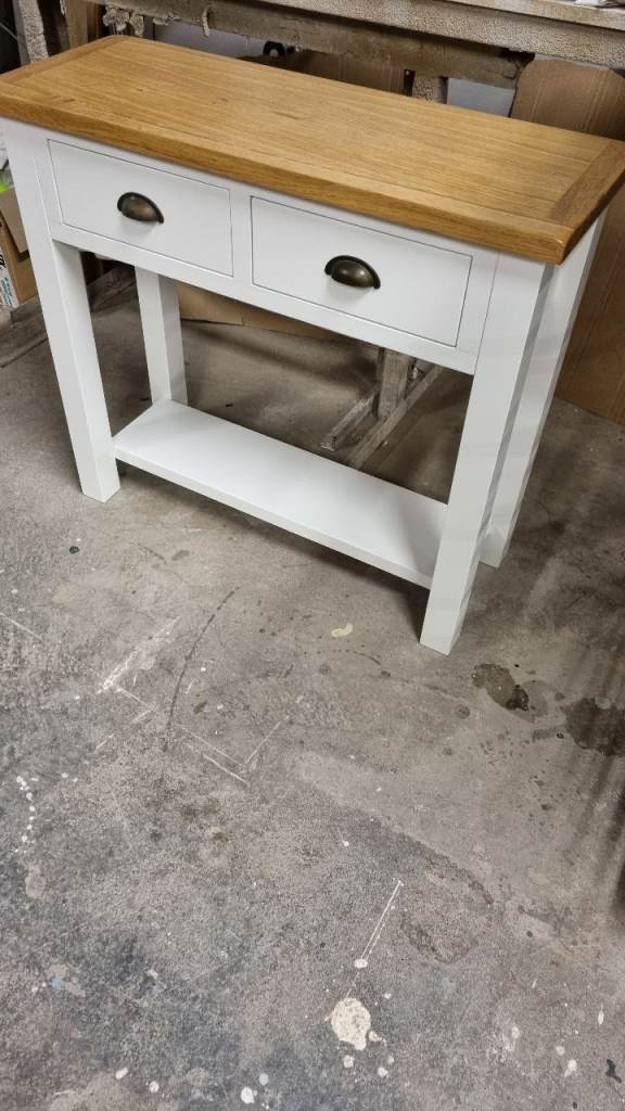 Furniture console tables