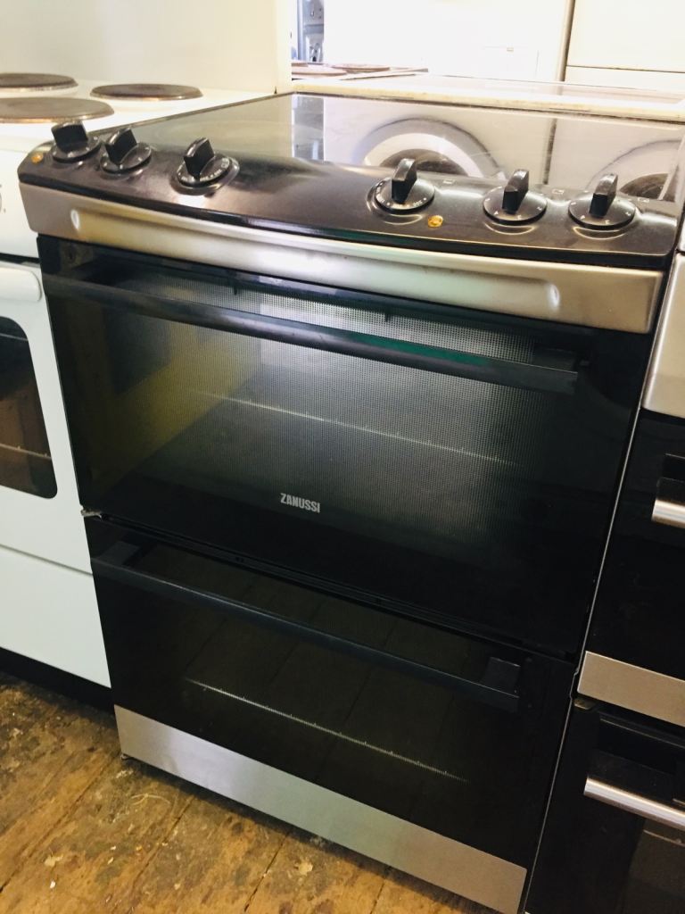 🚚 zanussi 60CM wide electric cooker can deliver £175