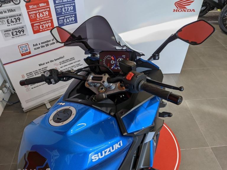 2022 SUZUKI GSX-S 1000 GT + PLUS BLUE METALLIC FULLY LOADED IMMACULATE CONDITION