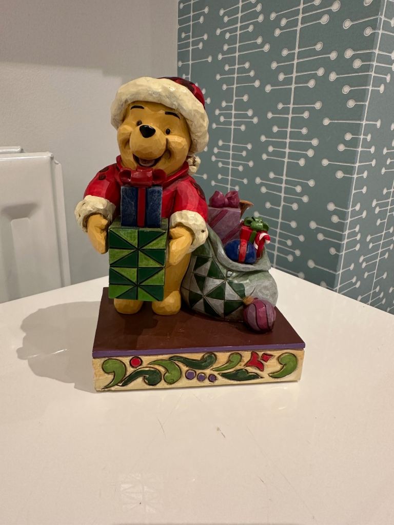 JIM SHORE DISNEY TRADITIONS "Presents From Pooh" Christmas Ornament/Decoration