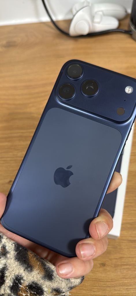Iphone 17 pro max- deep blue- 256gb 