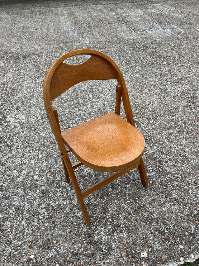 Wooden folding chair crocodile skin effect 