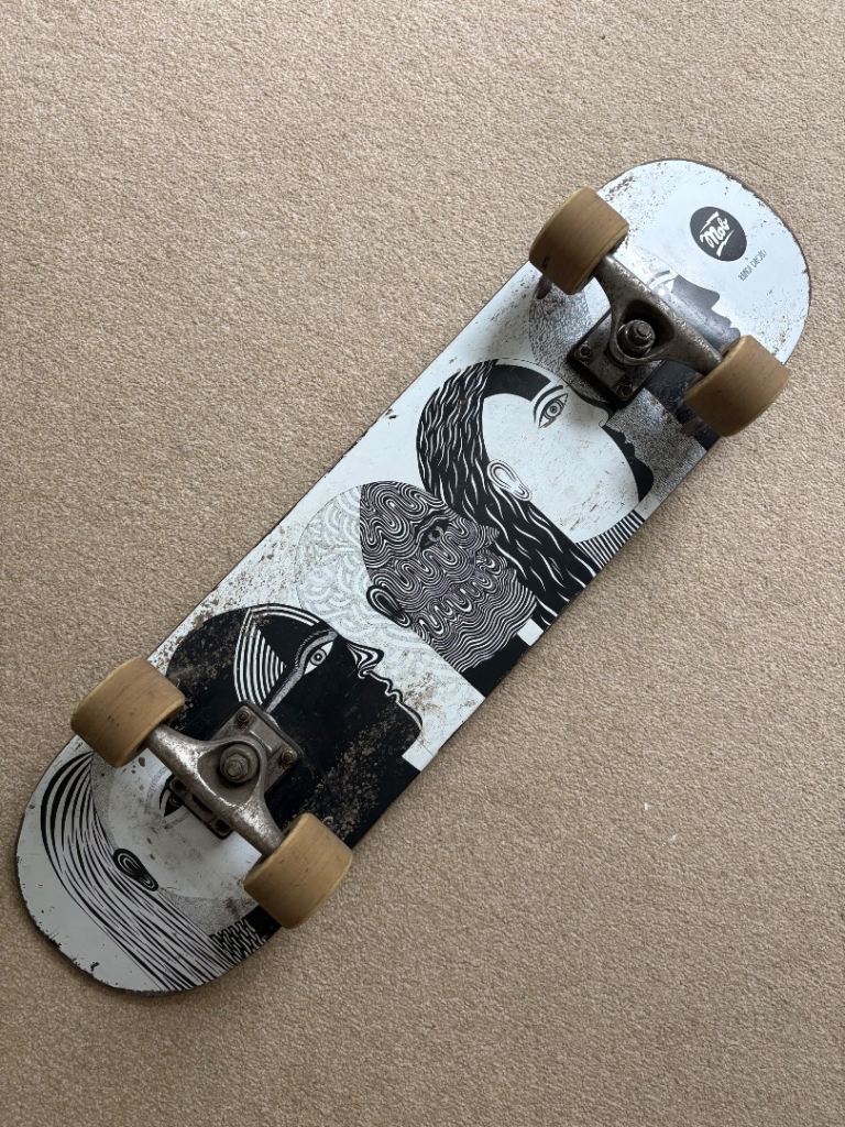 Skateboard 