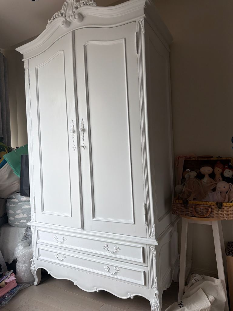 Lovely White Wardrobe with Drawers – Good Condition