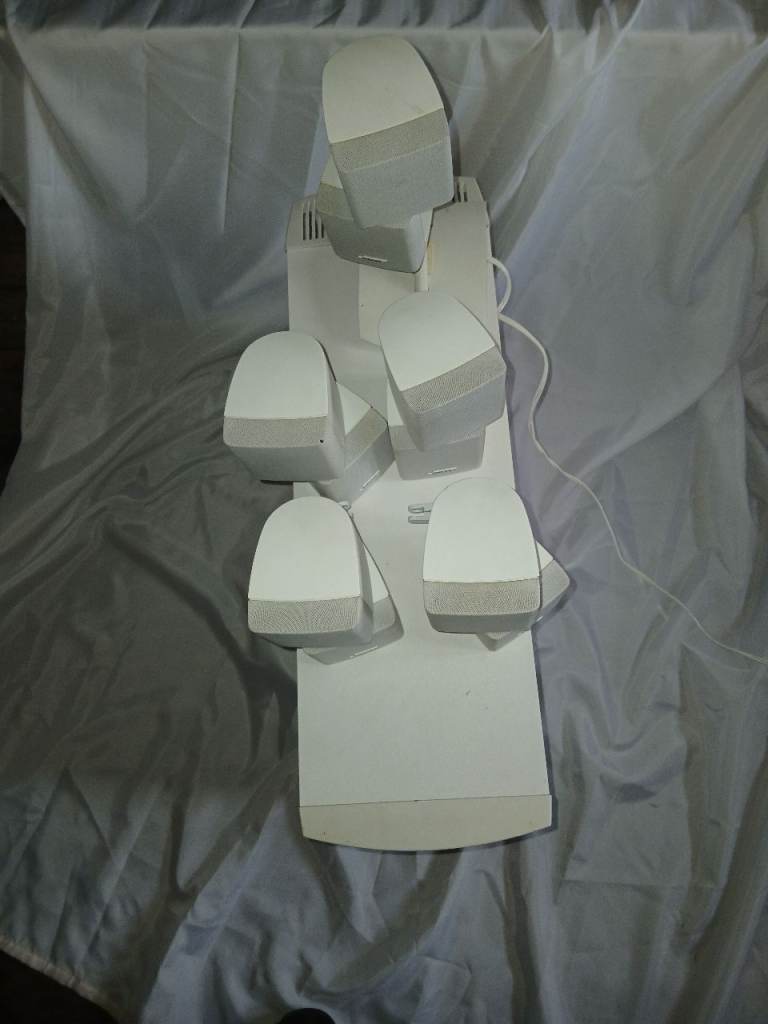 Bose Accoustimass 5.1 Home Cinema Speaker System and Onkyo TX-SR608 amplifier/radio