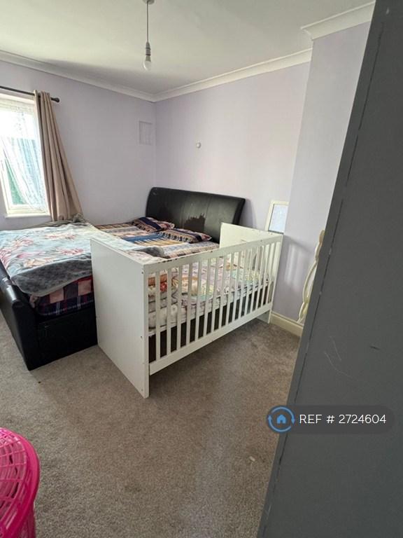 3 bedroom house in Abbey Drive, Luton, LU2 (3 bed) (#2724604)