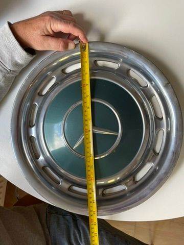 Mercedes Hub caps