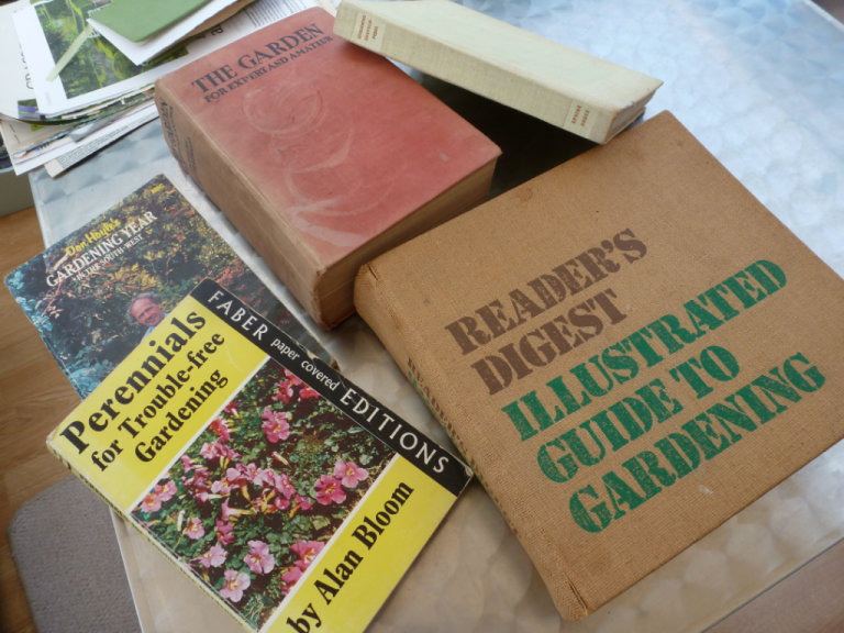  🌷🌺🌼 VINTAGE GARDENING BOOKS X5 for The Potting Shed 